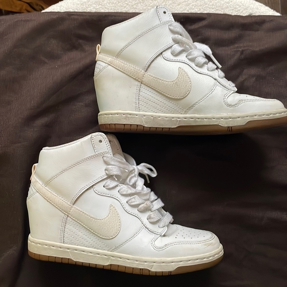 White Nike Sky Dunk